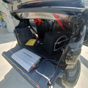Hifonics  5 csatornás erősítő + JBL 1000W Mélyláda