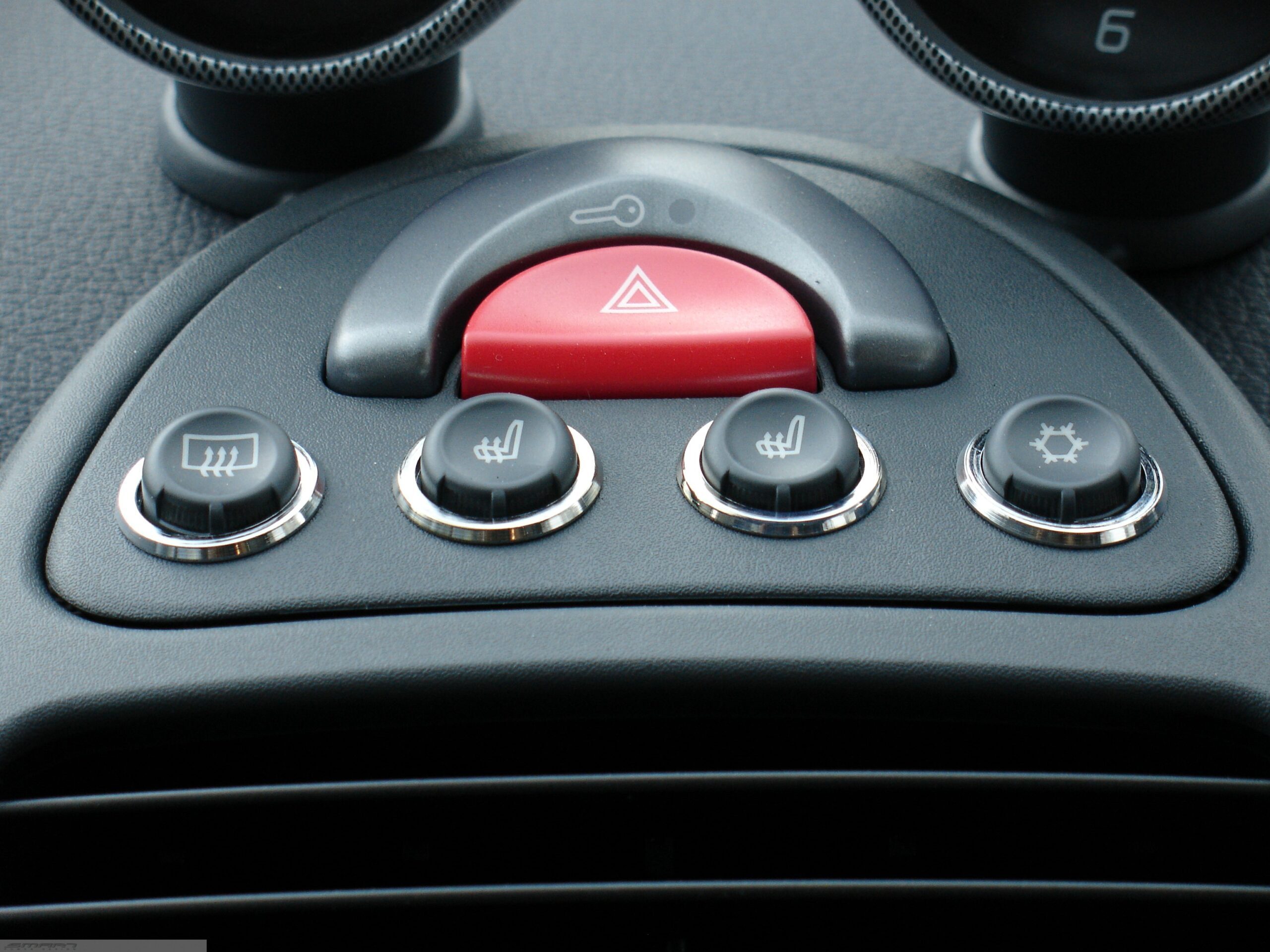 Klíma töltési pontok Smart Fortwo 450 (1998-2006) útmutató Klíma töltési pontok Smart Fortwo 450 (1998-2006) útmutató